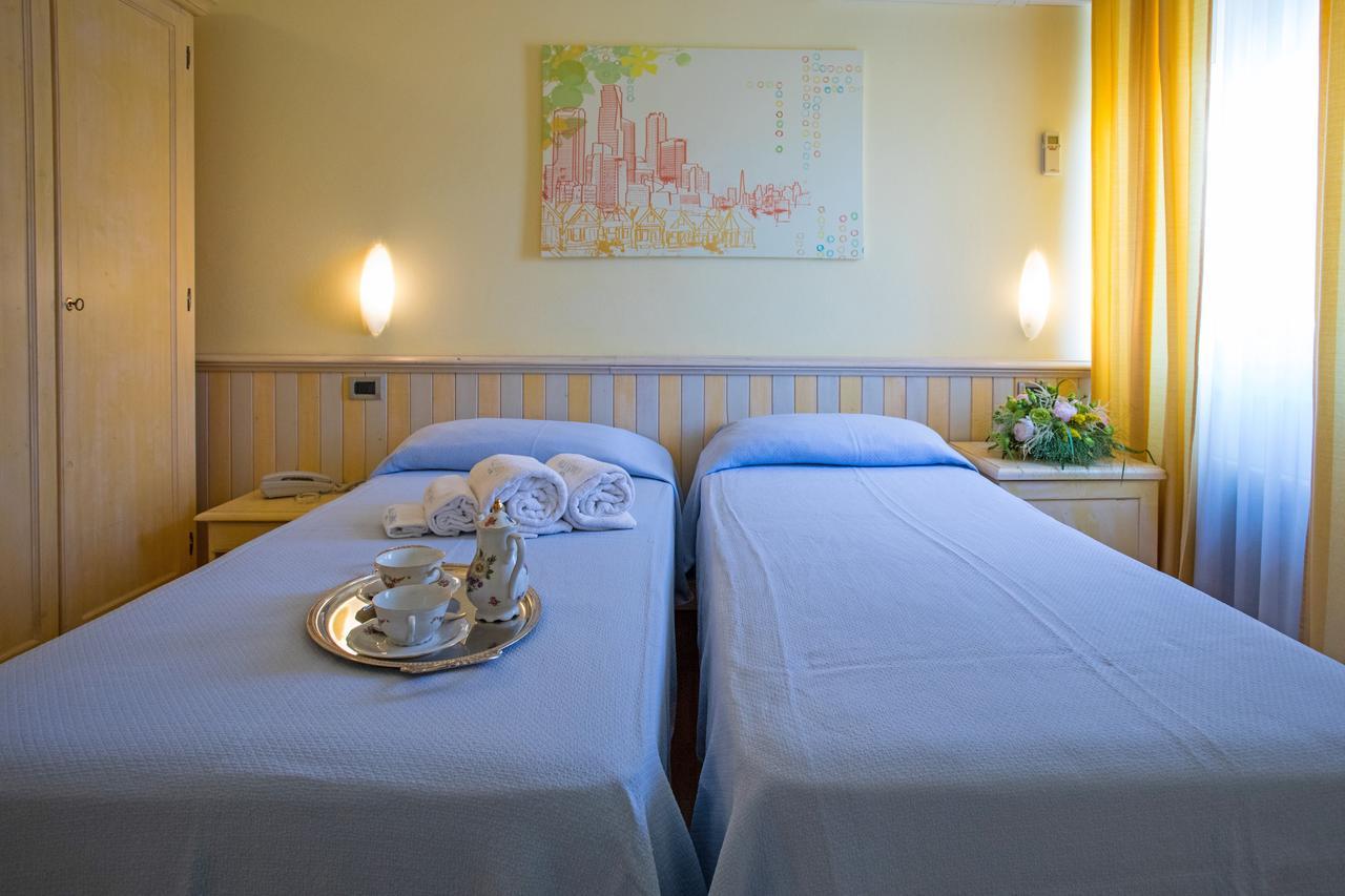 Hotel Massimo 마리나디세시나 외부 사진